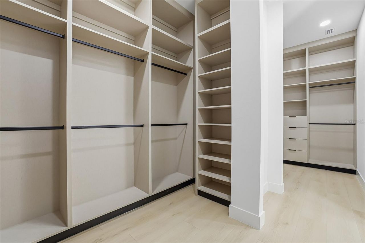 6907 N Boulevard, Tampa, FL 33604 Photo