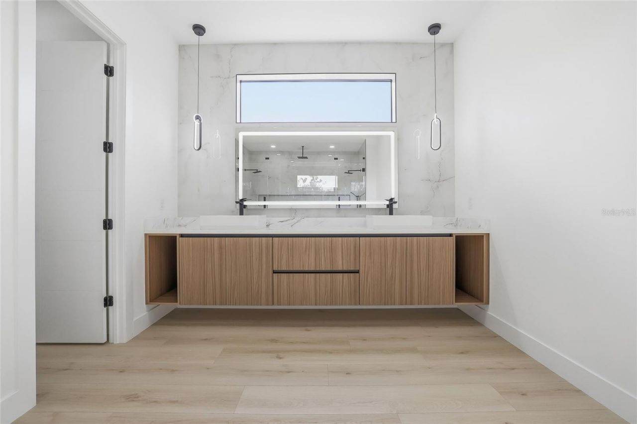 6907 N Boulevard, Tampa, FL 33604 Photo