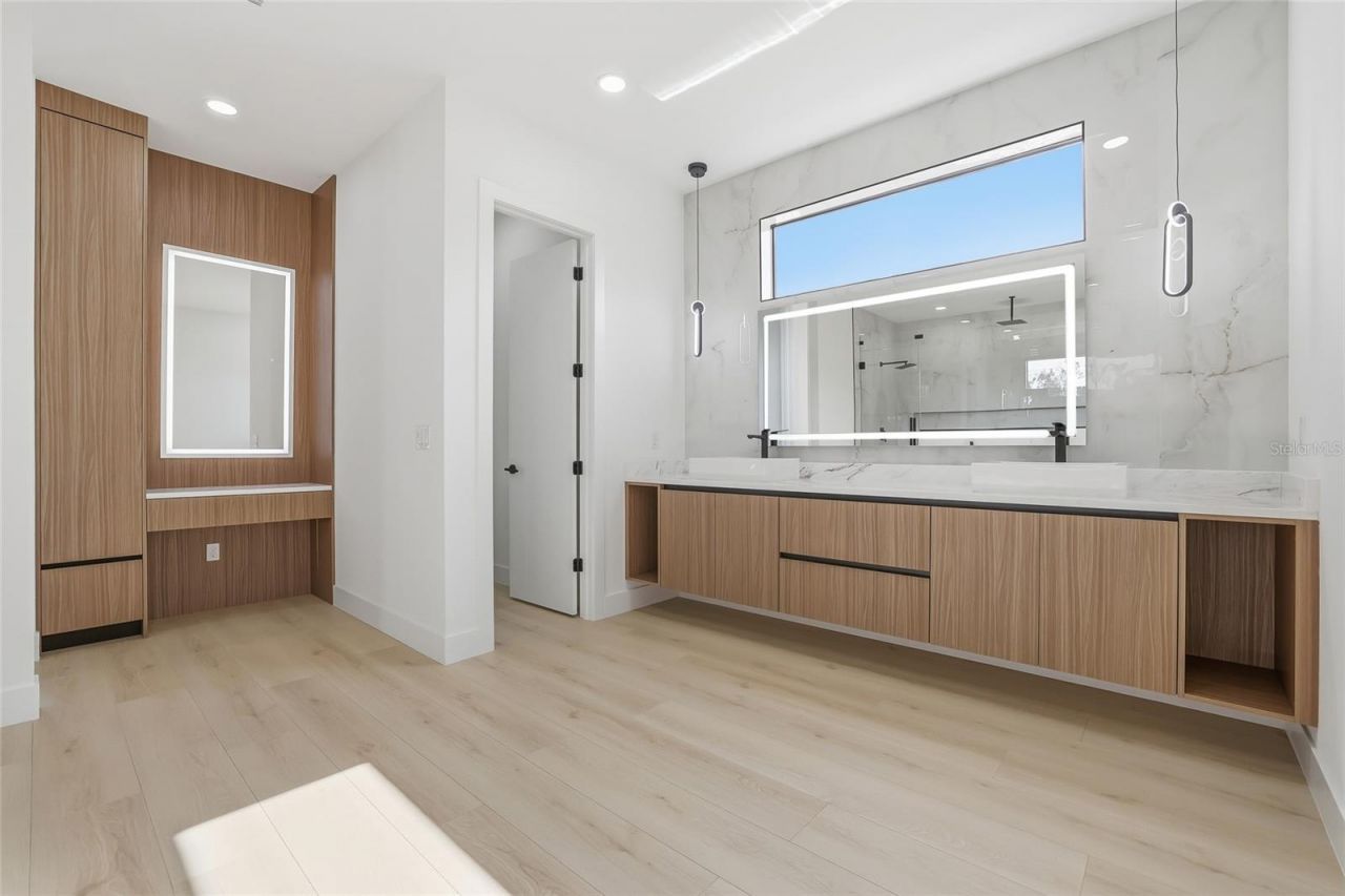 6907 N Boulevard, Tampa, FL 33604 Photo