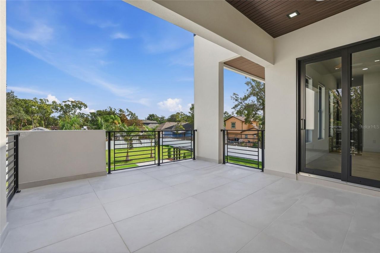 6907 N Boulevard, Tampa, FL 33604 Photo