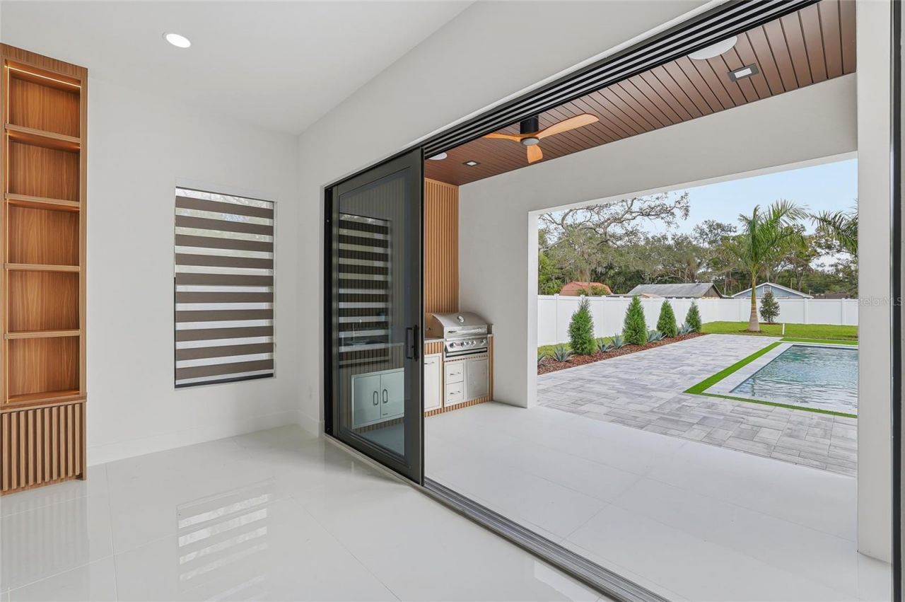 6907 N Boulevard, Tampa, FL 33604 Photo