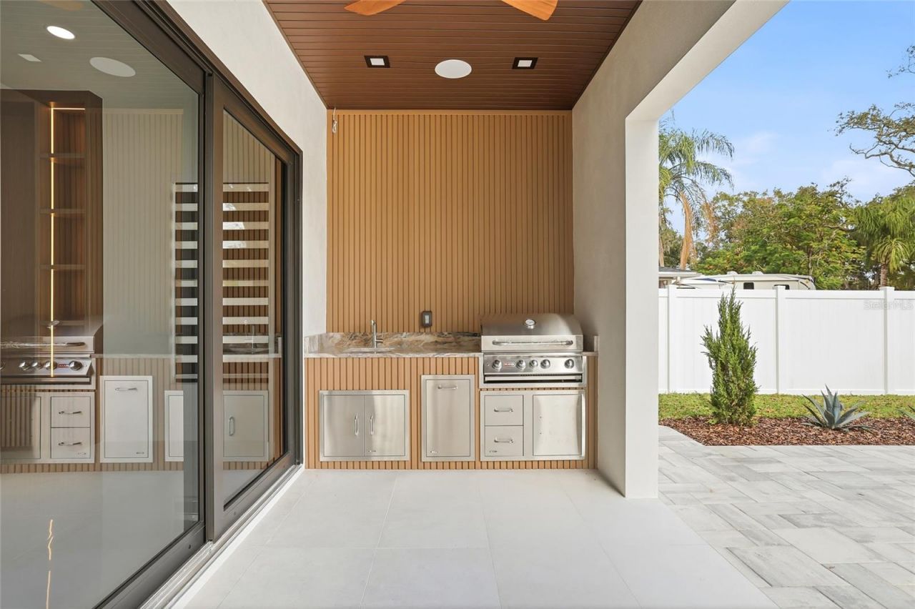 6907 N Boulevard, Tampa, FL 33604 Photo