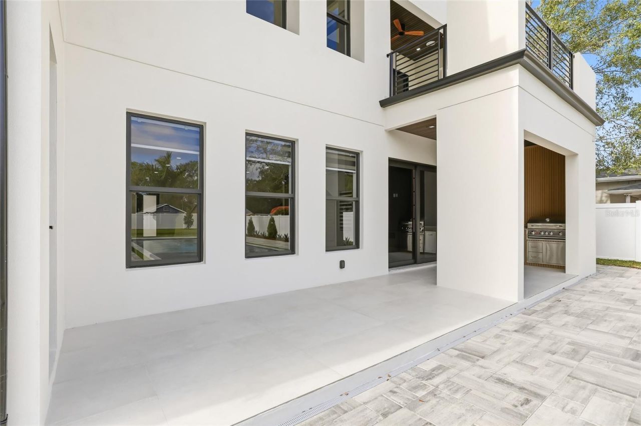 6907 N Boulevard, Tampa, FL 33604 Photo