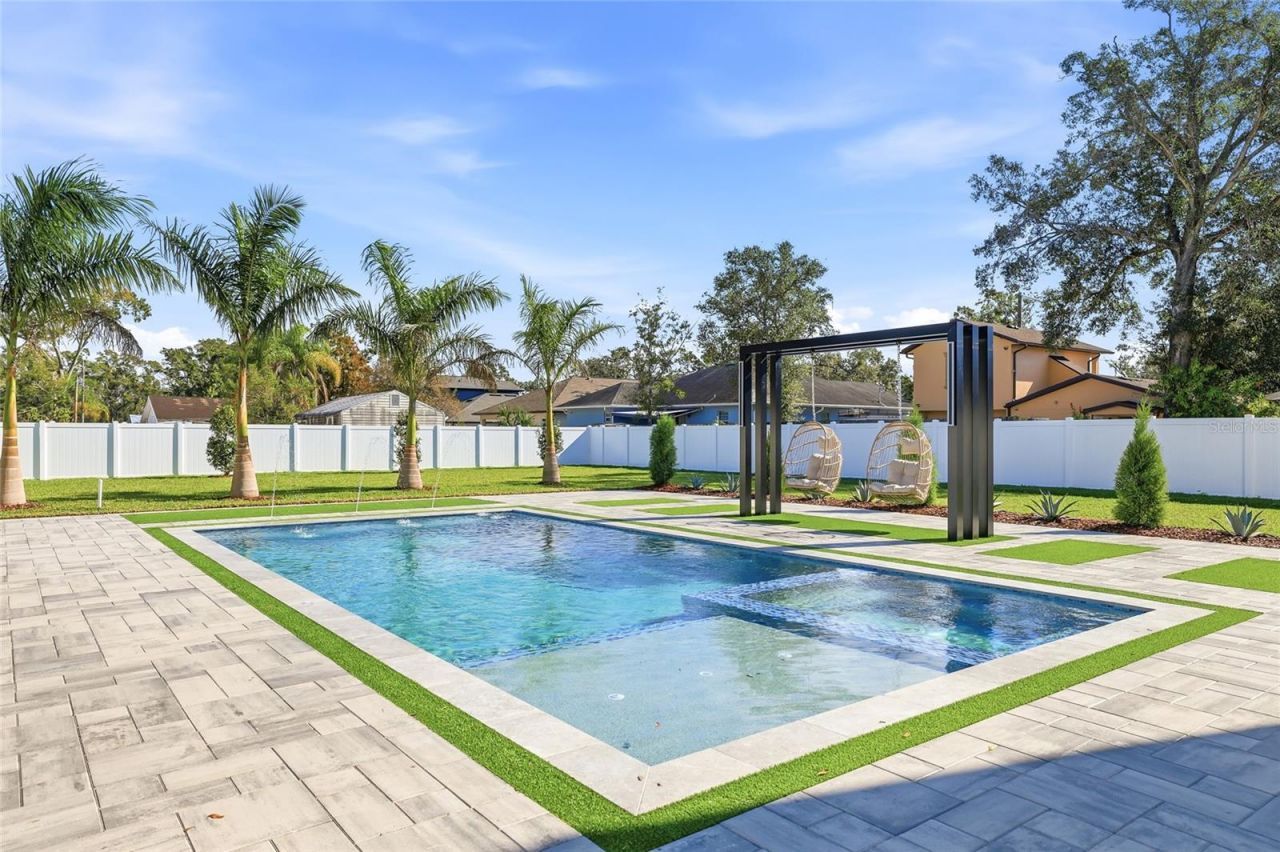 6907 N Boulevard, Tampa, FL 33604 Photo