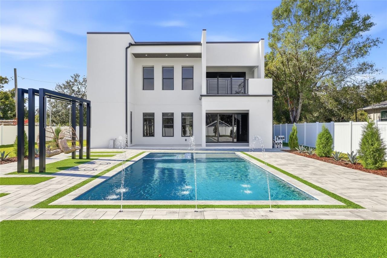 6907 N Boulevard, Tampa, FL 33604 Photo