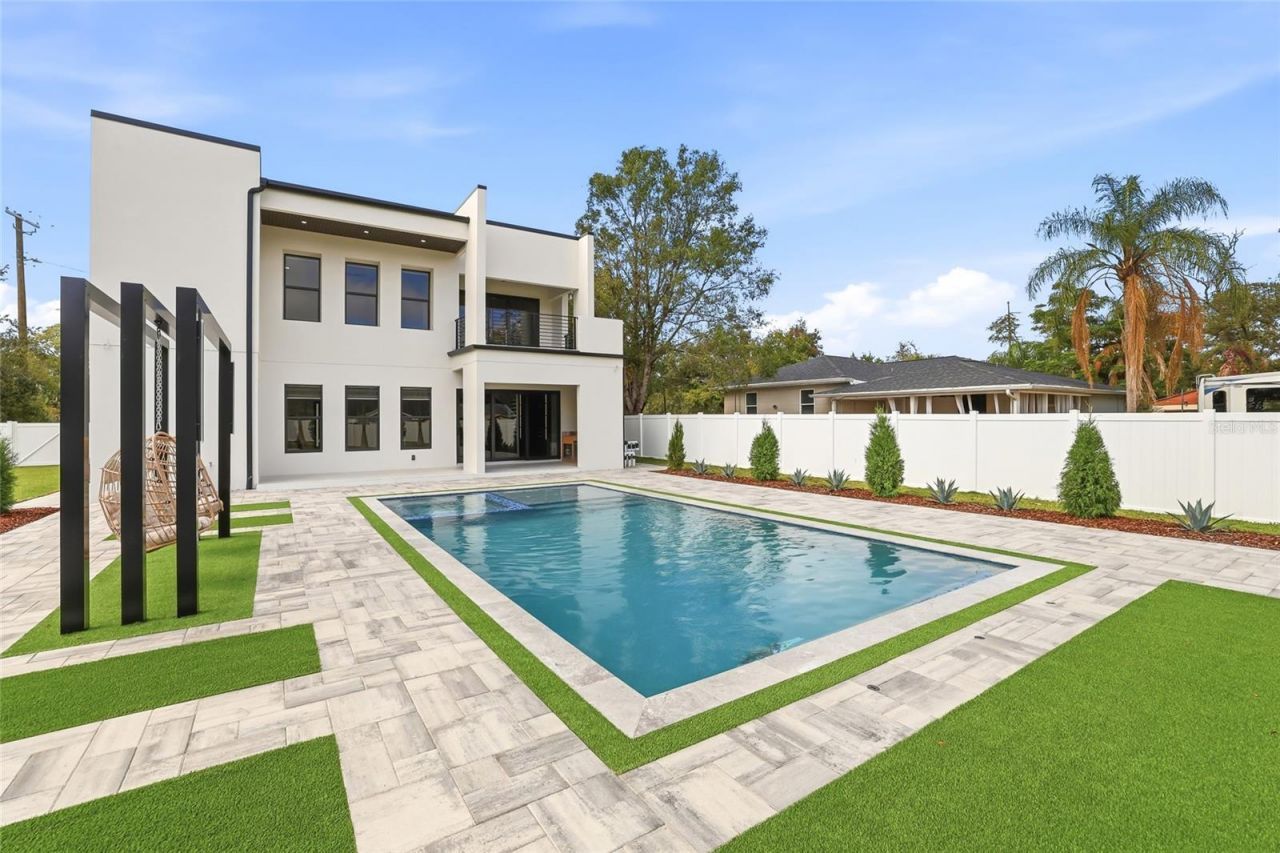 6907 N Boulevard, Tampa, FL 33604 Photo