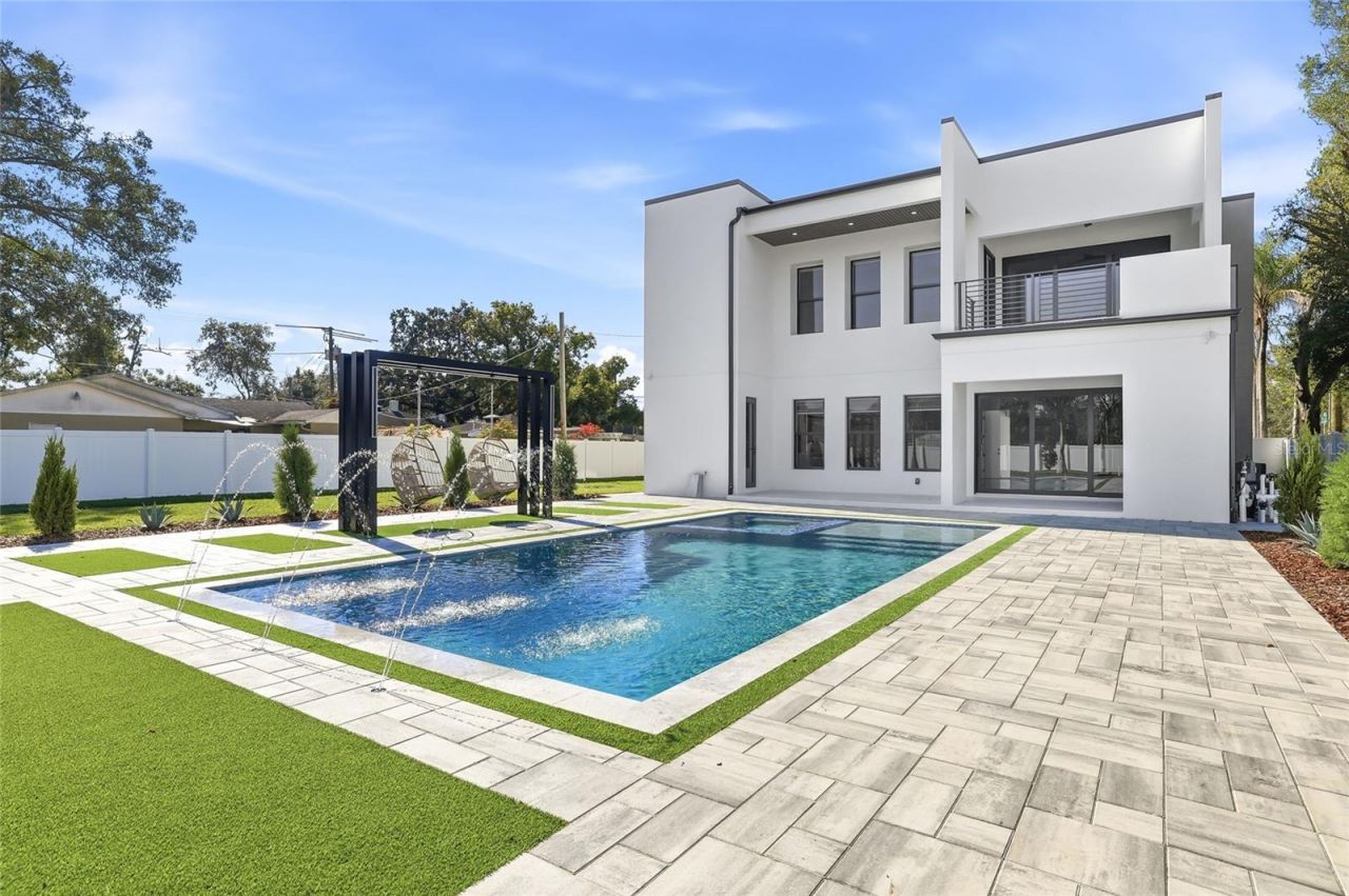 6907 N Boulevard, Tampa, FL 33604 Photo