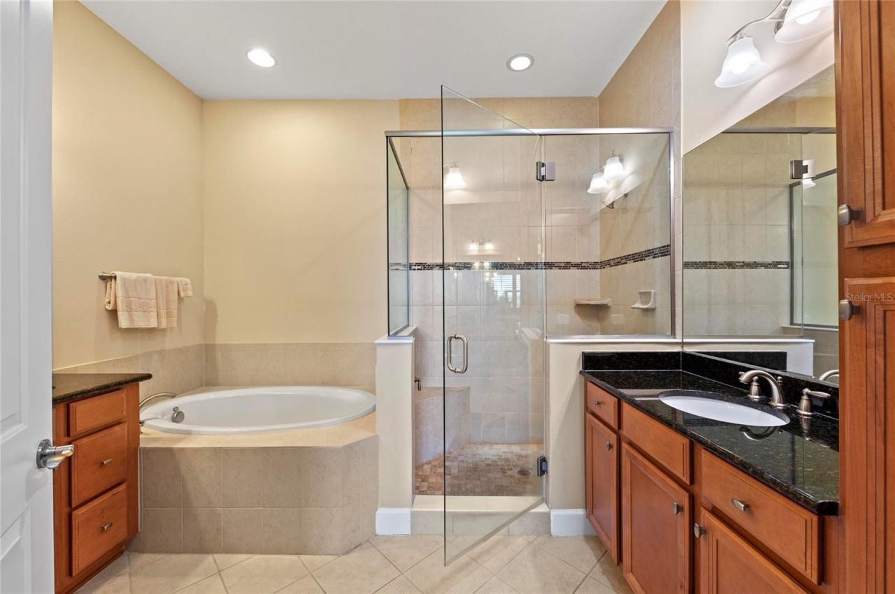 266 Sapphire Lake Drive, Unit 202, Bradenton, FL 34209 Photo