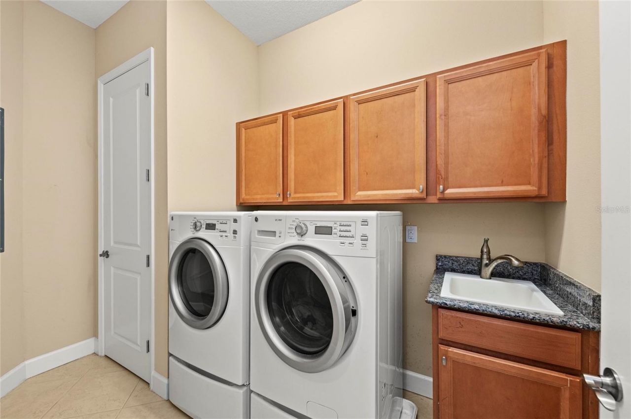 266 Sapphire Lake Drive, Unit 202, Bradenton, FL 34209 Photo