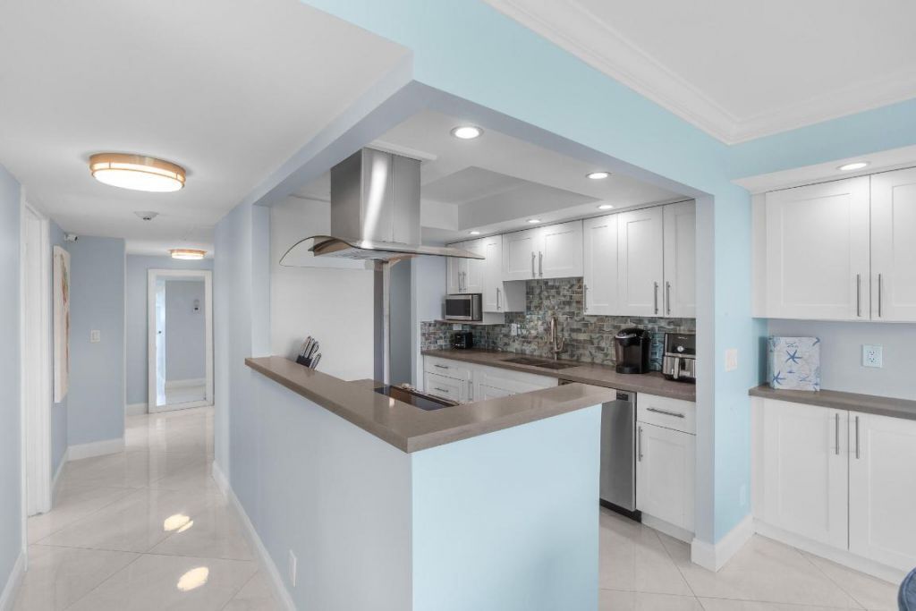 950 Ponce De Leon Road, Unit 401, Boca Raton, FL 33432 Photo