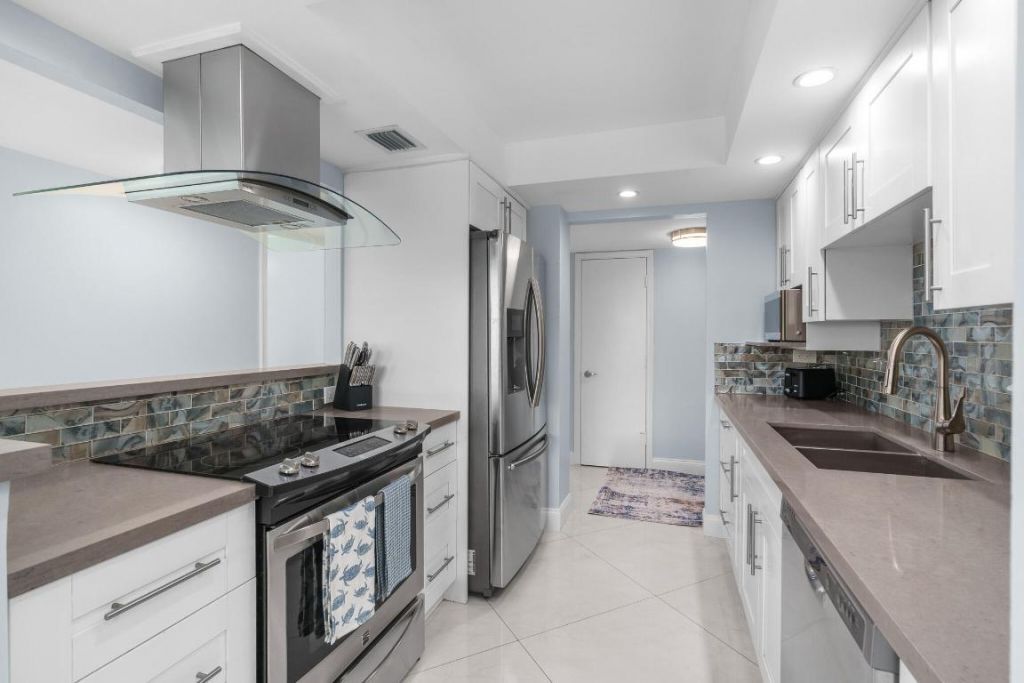 950 Ponce De Leon Road, Unit 401, Boca Raton, FL 33432 Photo