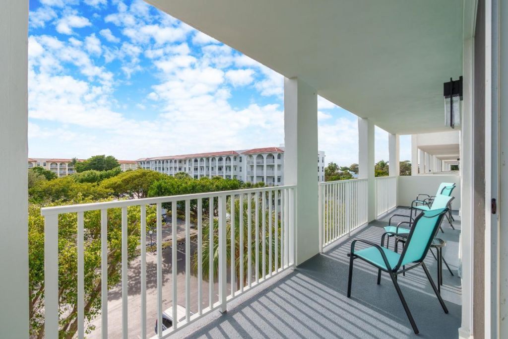 950 Ponce De Leon Road, Unit 401, Boca Raton, FL 33432 Photo