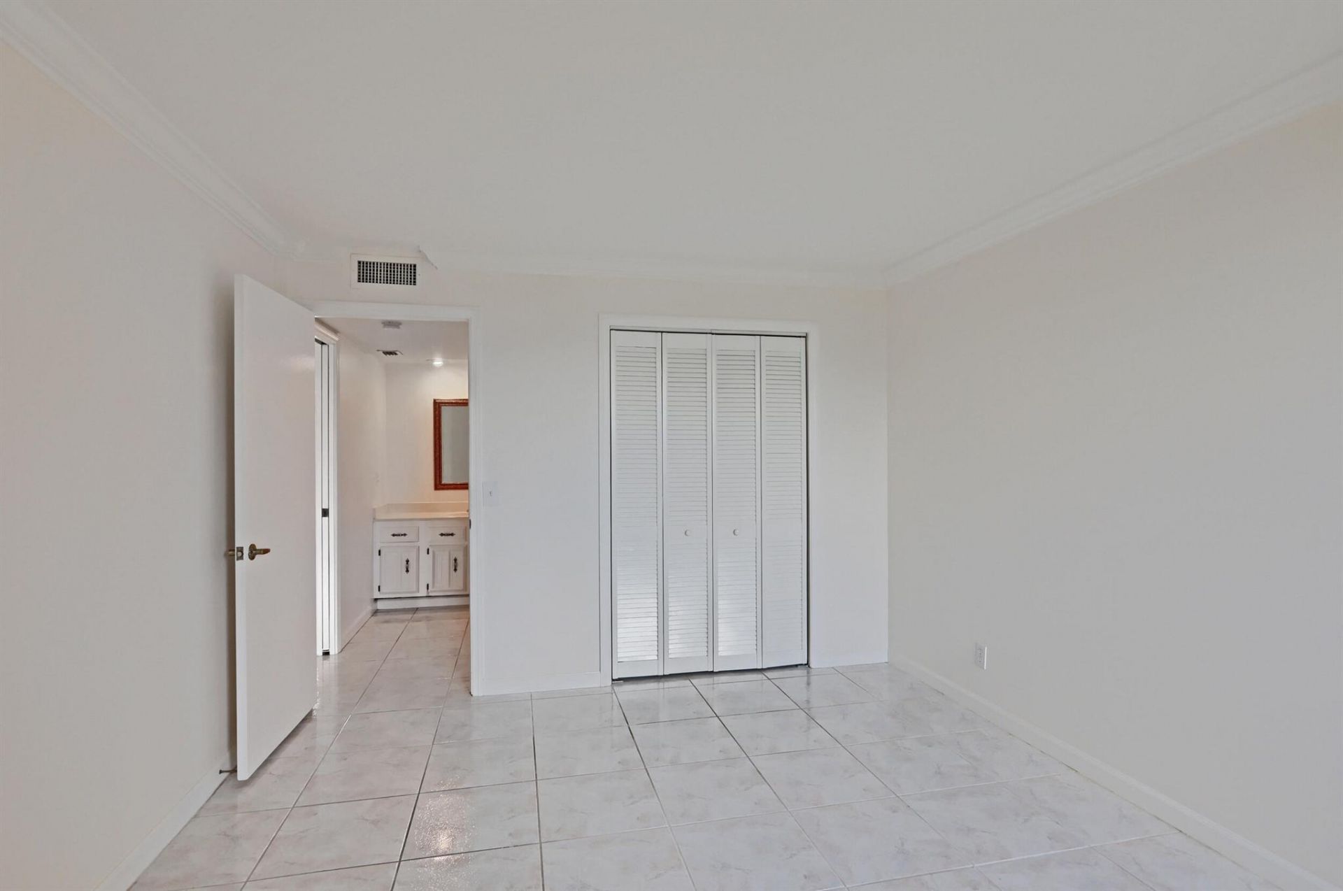 5390 Woodland Lakes Drive, Unit 102, Palm Beach Gardens, FL 33418 Photo