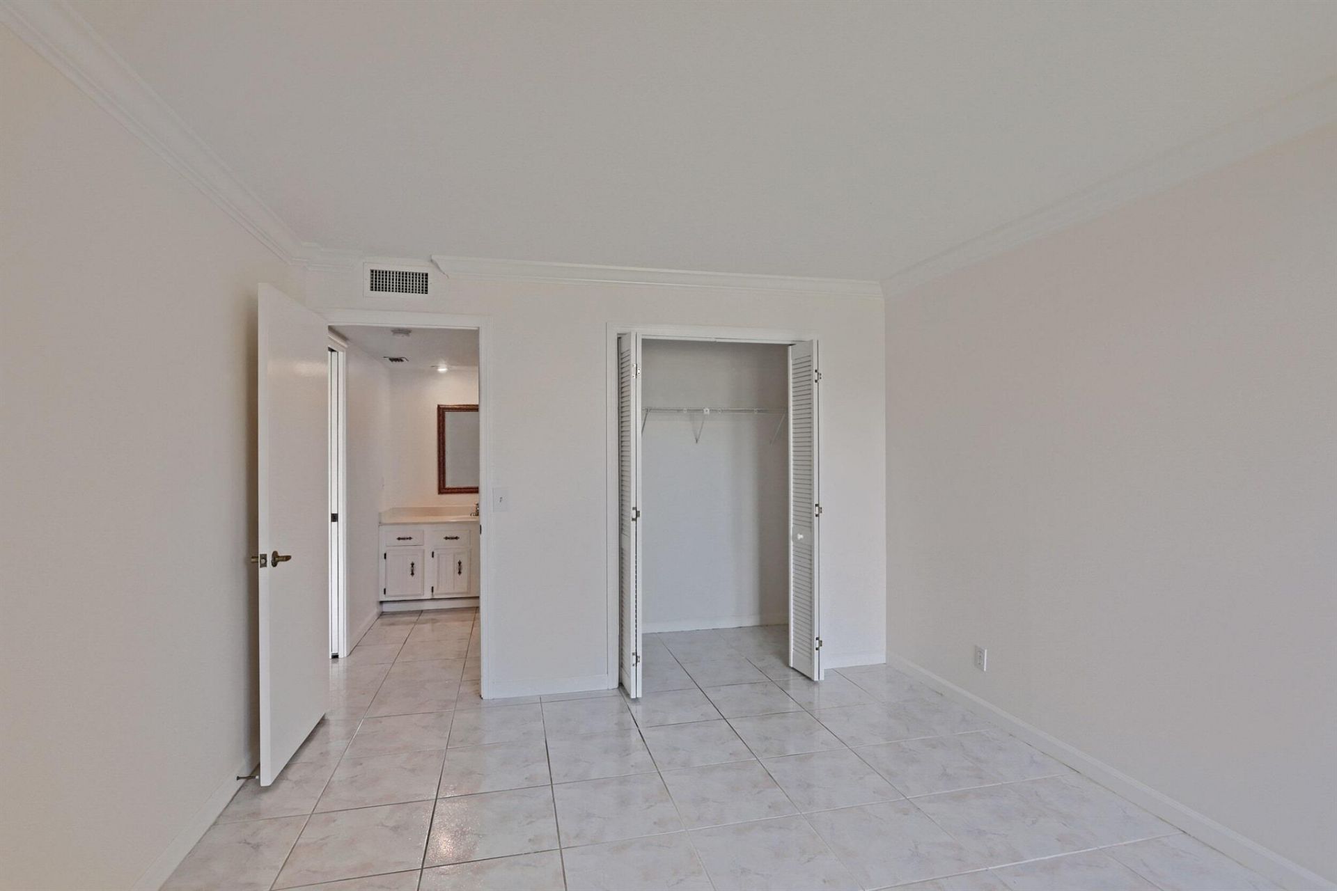 5390 Woodland Lakes Drive, Unit 102, Palm Beach Gardens, FL 33418 Photo