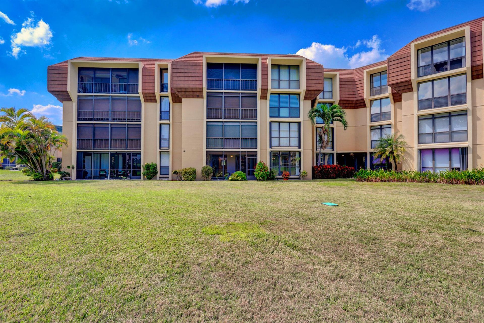 5390 Woodland Lakes Drive, Unit 102, Palm Beach Gardens, FL 33418 Photo