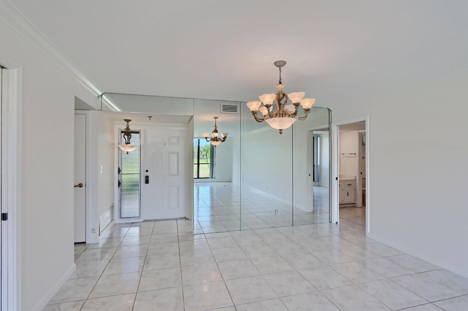 5390 Woodland Lakes Drive, Unit 102, Palm Beach Gardens, FL 33418 Photo