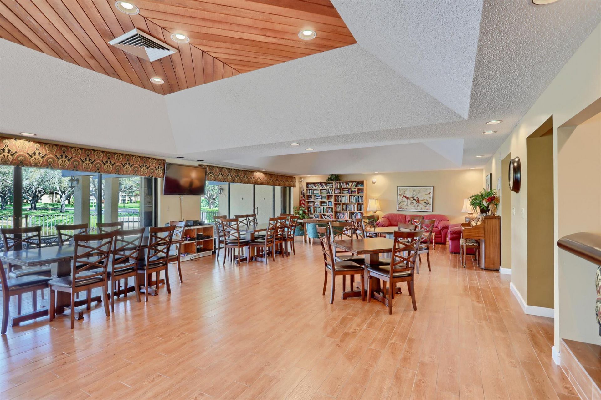 5390 Woodland Lakes Drive, Unit 102, Palm Beach Gardens, FL 33418 Photo