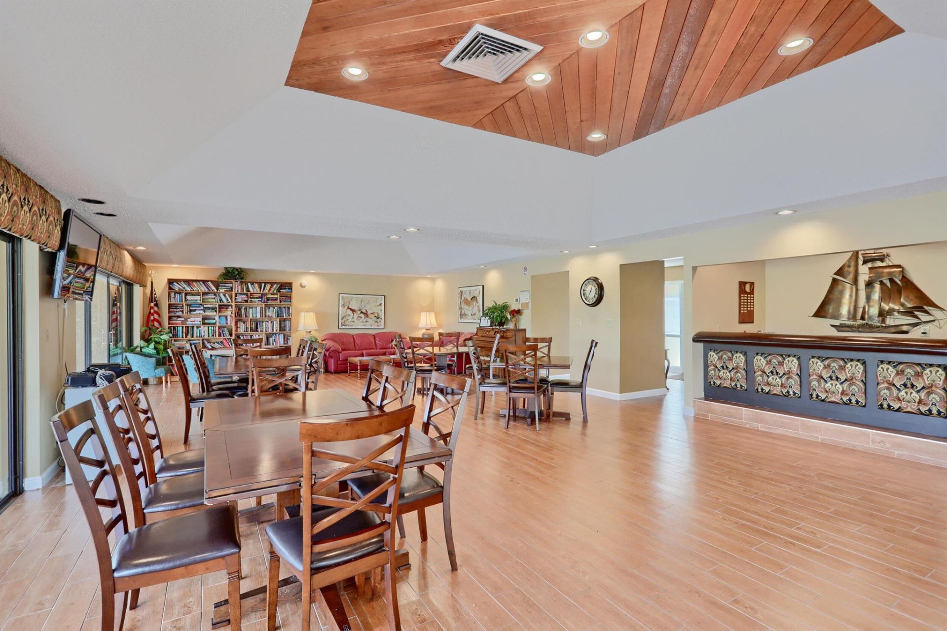 5390 Woodland Lakes Drive, Unit 102, Palm Beach Gardens, FL 33418 Photo