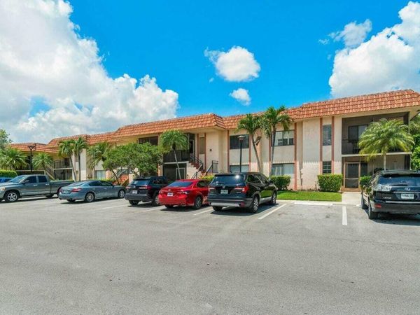 341 Lakeview Drive, Unit 203, Weston, FL 33326
