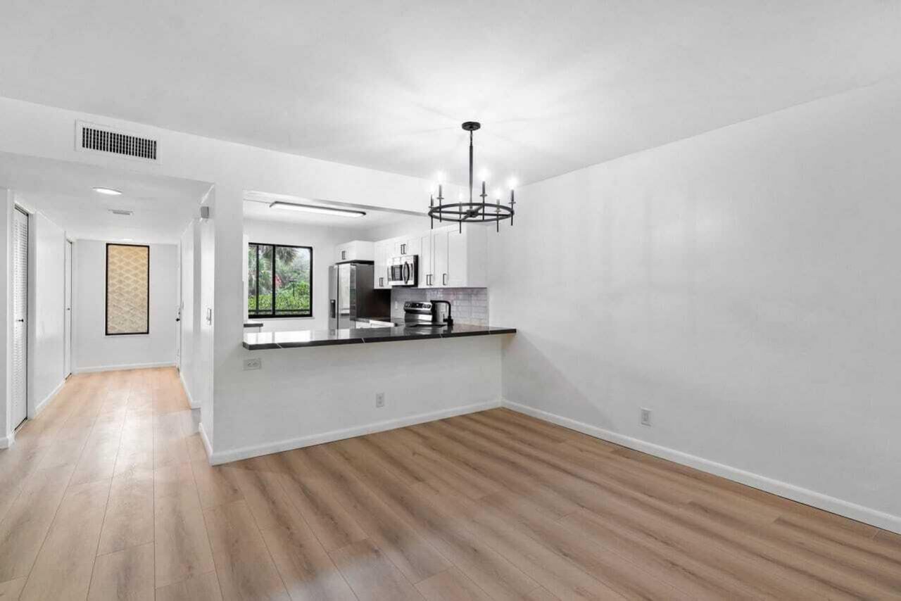 341 Lakeview Drive, Unit 203, Weston, FL 33326 Photo