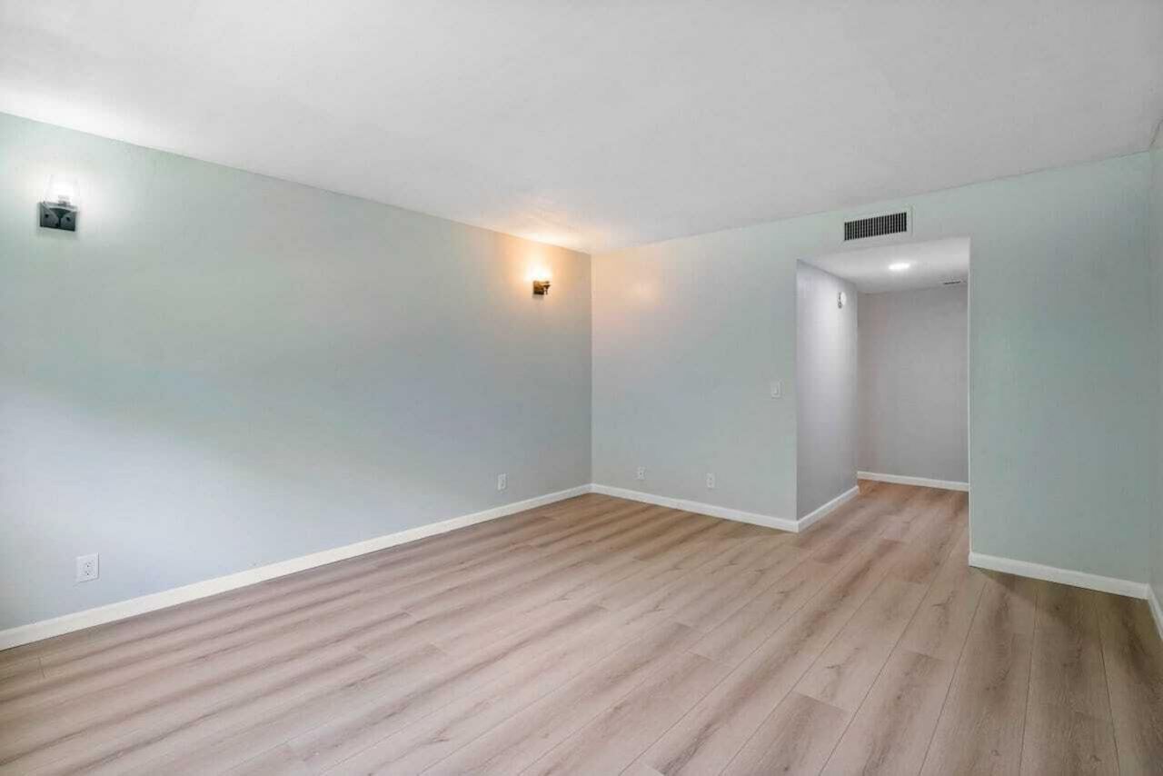 341 Lakeview Drive, Unit 203, Weston, FL 33326 Photo