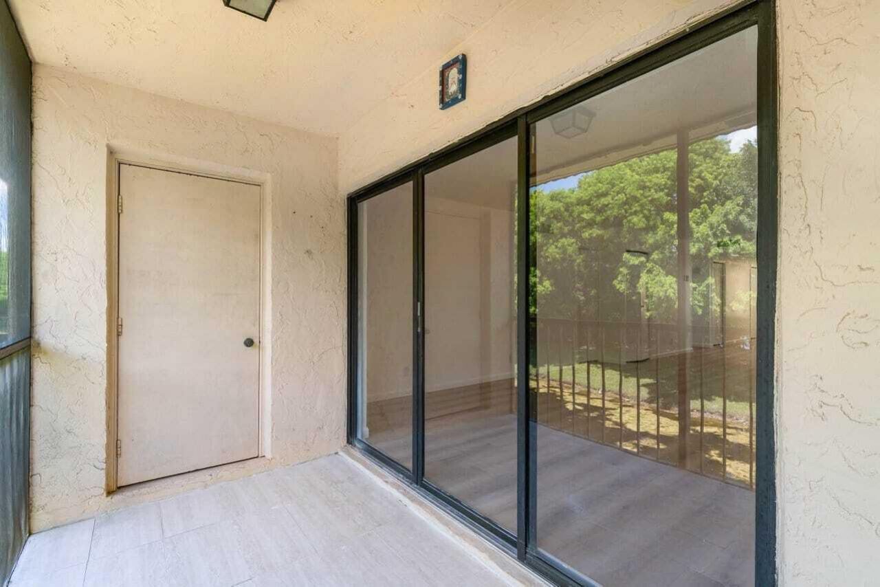 341 Lakeview Drive, Unit 203, Weston, FL 33326 Photo