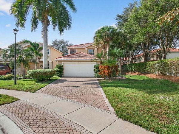 7533 Topiary Avenue, Boynton Beach, FL 33437