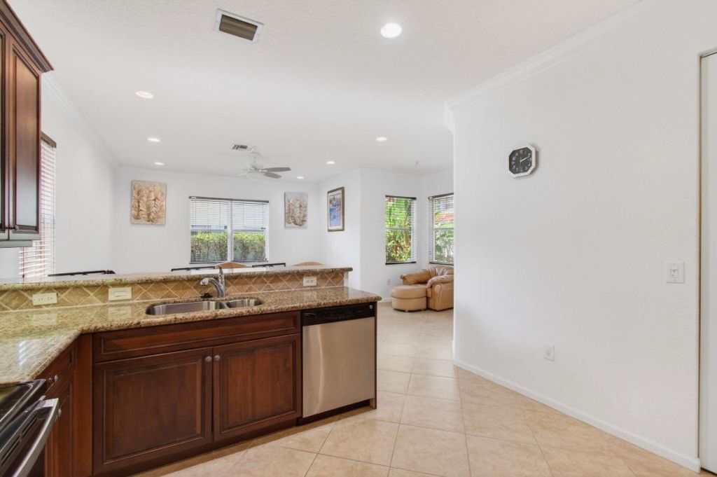 7533 Topiary Avenue, Boynton Beach, FL 33437 Photo