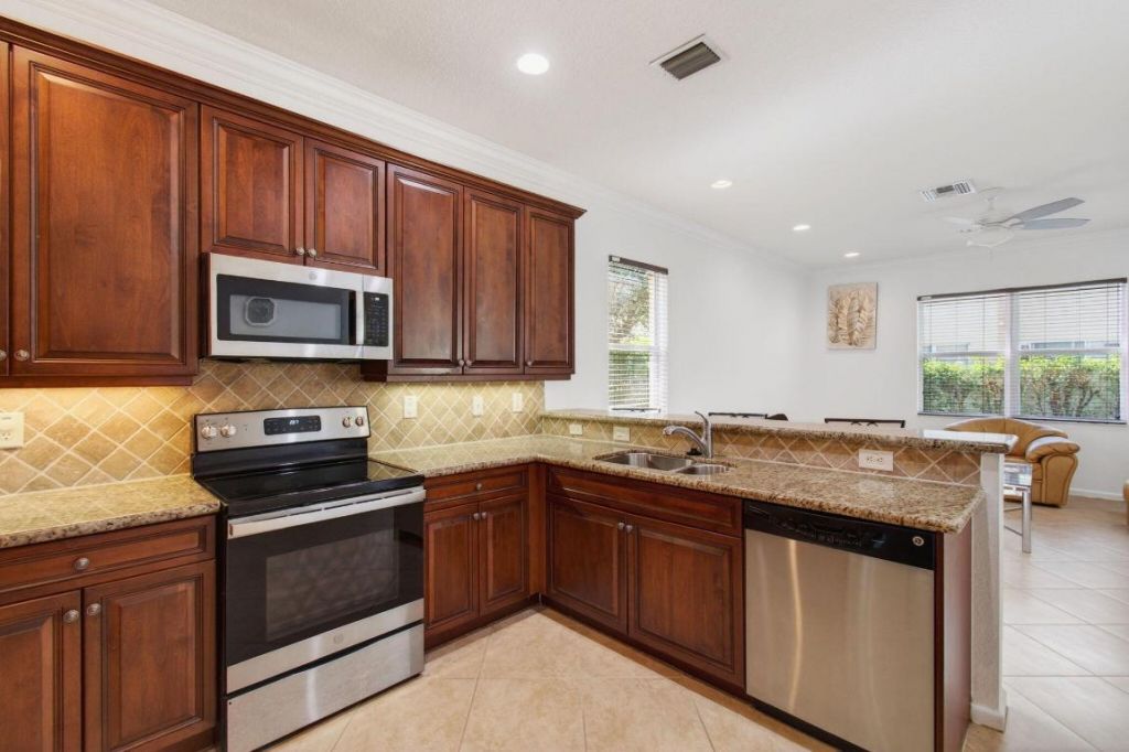 7533 Topiary Avenue, Boynton Beach, FL 33437 Photo