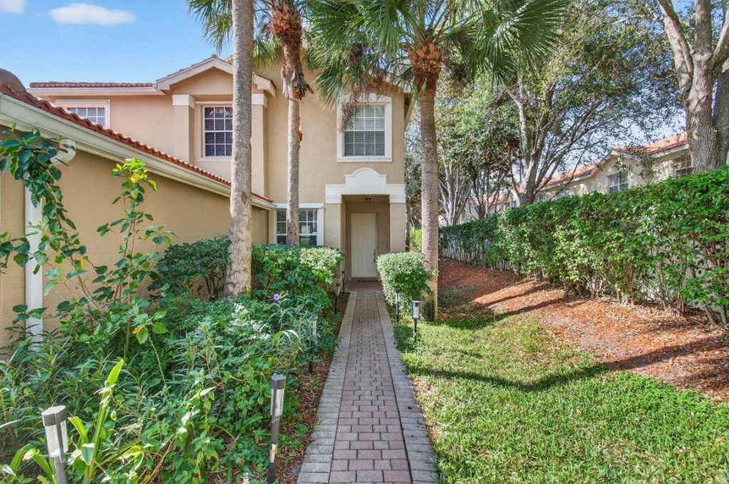 7533 Topiary Avenue, Boynton Beach, FL 33437 Photo