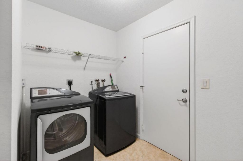 7533 Topiary Avenue, Boynton Beach, FL 33437 Photo