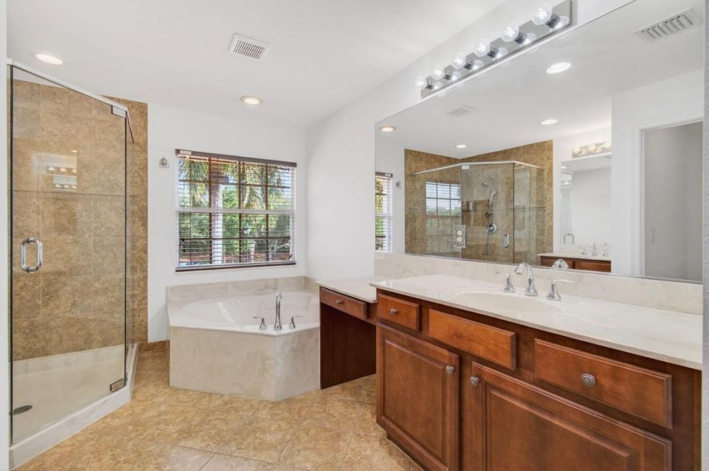 7533 Topiary Avenue, Boynton Beach, FL 33437 Photo