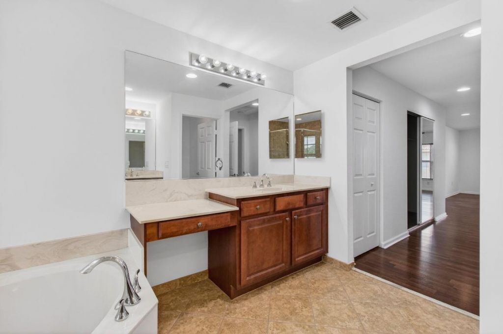 7533 Topiary Avenue, Boynton Beach, FL 33437 Photo