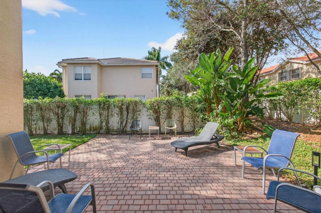 7533 Topiary Avenue, Boynton Beach, FL 33437 Photo