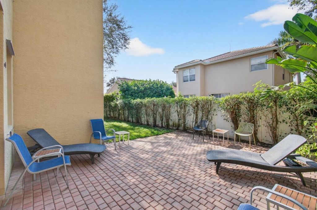 7533 Topiary Avenue, Boynton Beach, FL 33437 Photo