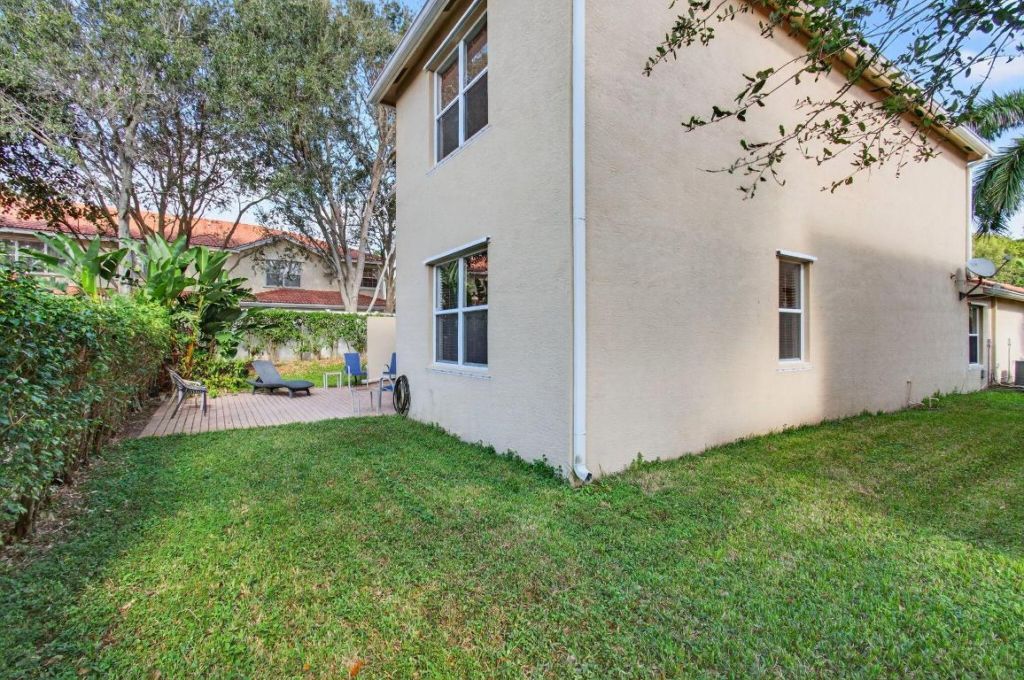 7533 Topiary Avenue, Boynton Beach, FL 33437 Photo