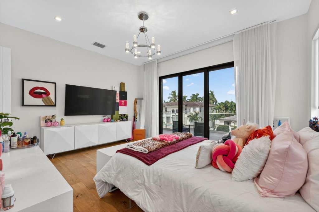 785 NE 70th Street, Boca Raton, FL 33487 Photo