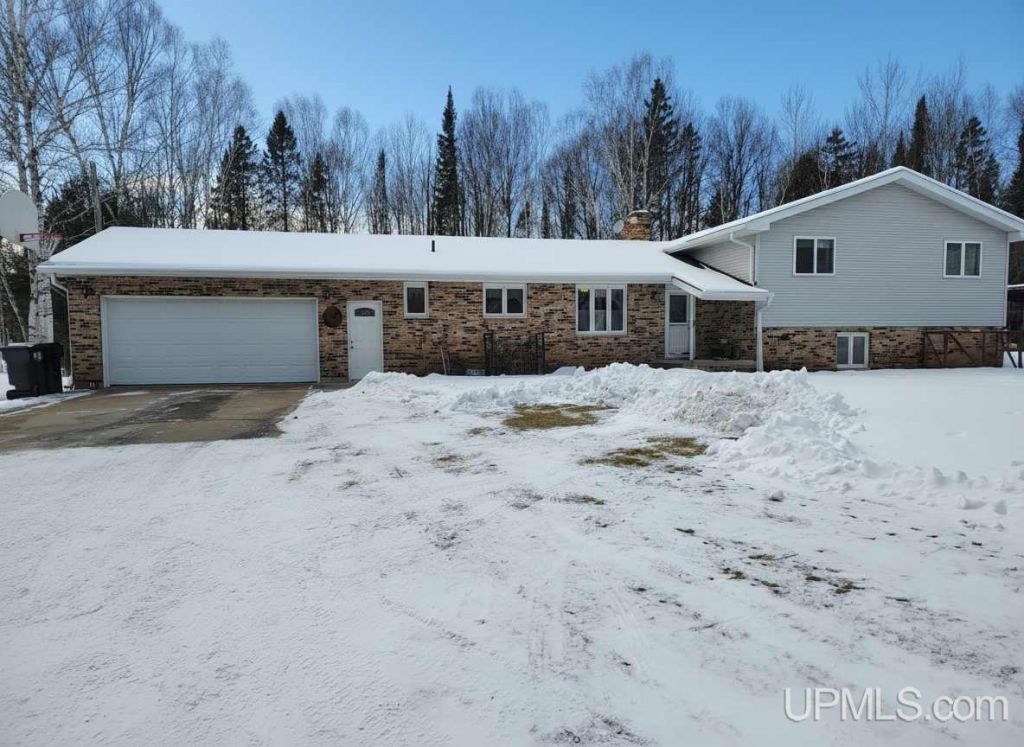 8360 N.3 Lane, Escanaba Twp, MI 49837 Main Photo