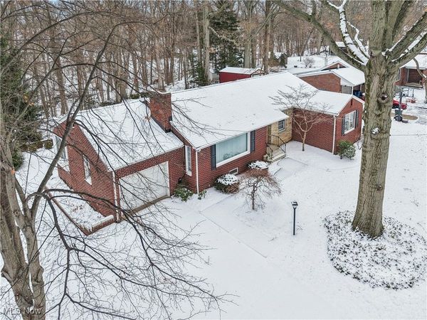 472 Sunset Drive, Amherst, OH 44001