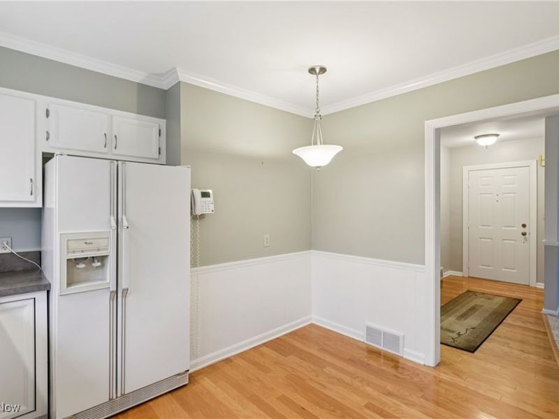 472 Sunset Drive, Amherst, OH 44001 Photo 14