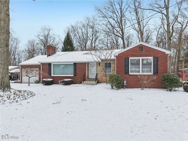 472 Sunset Drive, Amherst, OH 44001 Photo 2