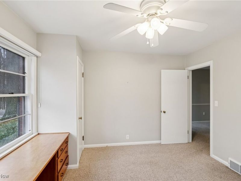 472 Sunset Drive, Amherst, OH 44001 Photo 21