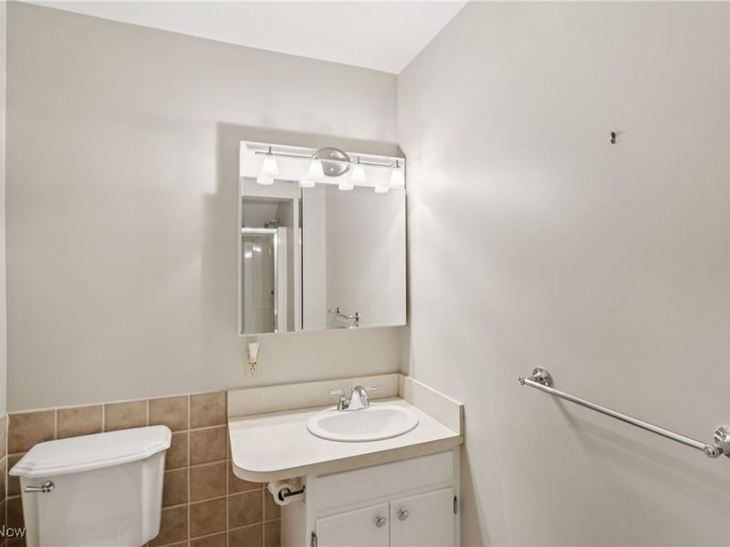 472 Sunset Drive, Amherst, OH 44001 Photo 32