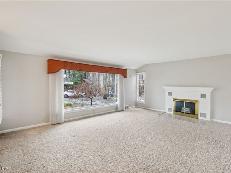 472 Sunset Drive, Amherst, OH 44001 Photo 6