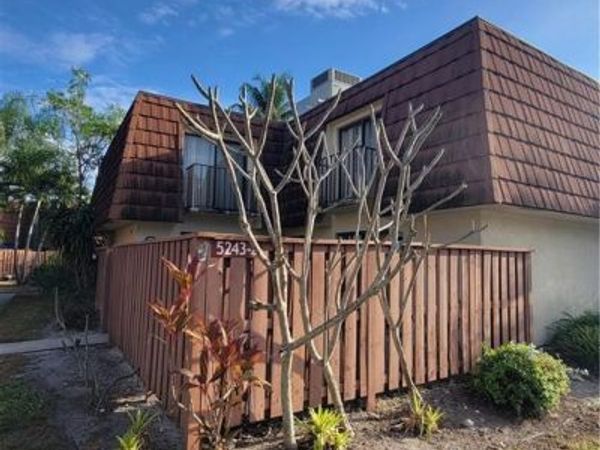 5243 Cedarbend DR, Unit 2, FORT MYERS, FL 33919