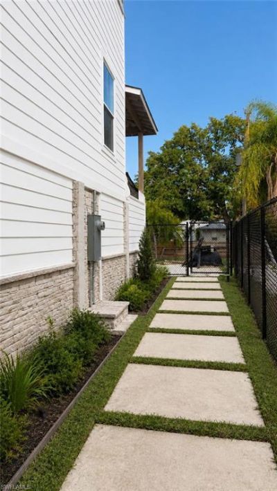 2129 Davis Blvd, Fort Myers, FL 33905 Photo