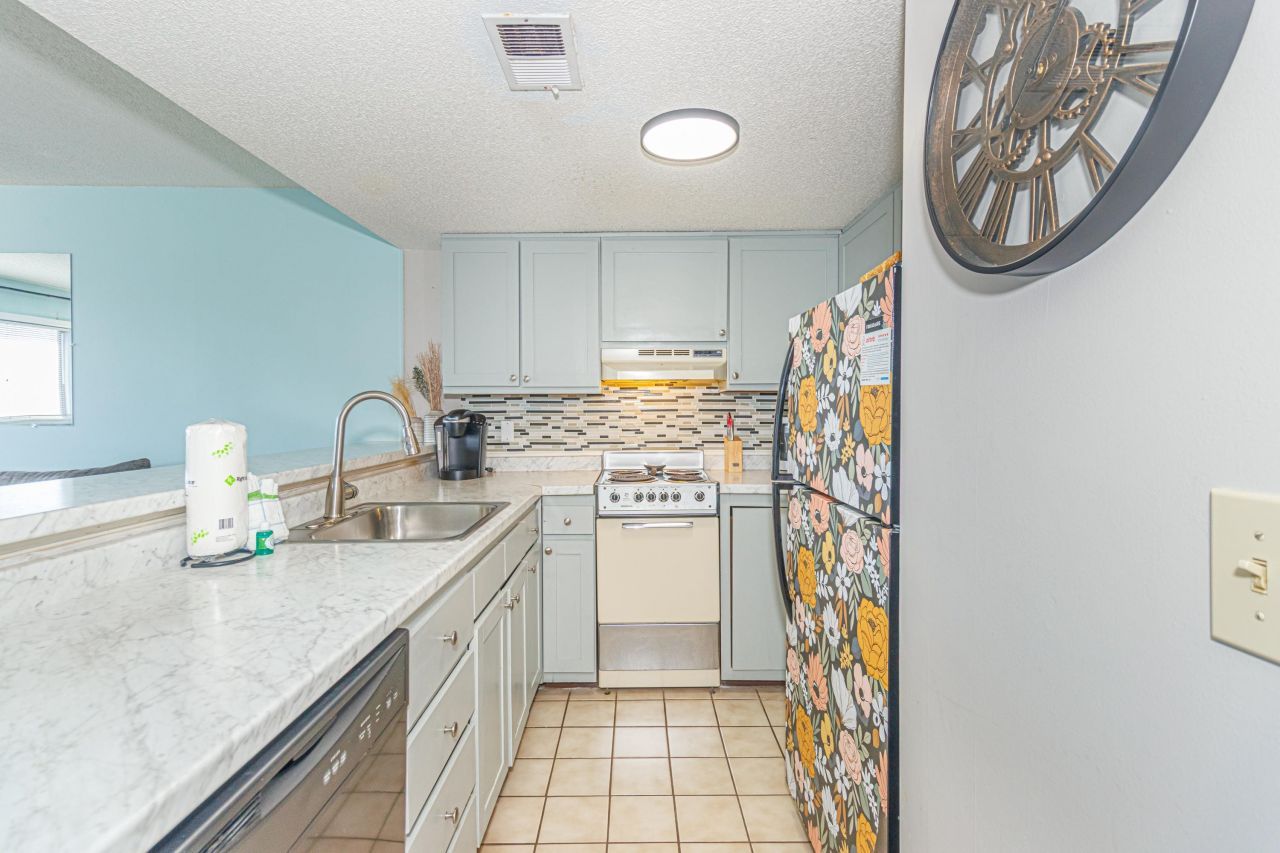 5905 S Kings Hwy. Photo 8