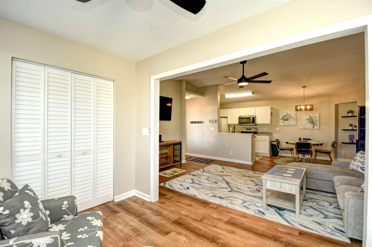 2263 Andover Dr. Photo 13