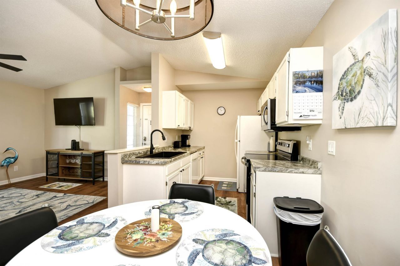 2263 Andover Dr. Photo 15