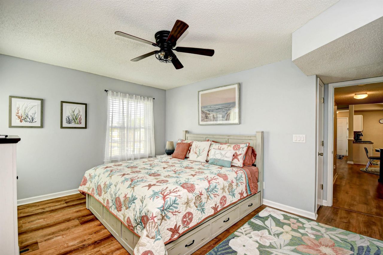 2263 Andover Dr. Photo 21